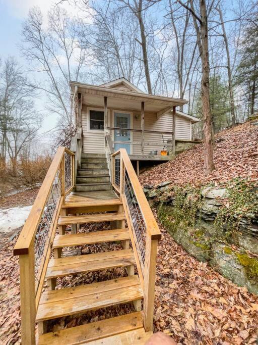 Breezy Hill Eccentric Studio Cottage Accord Экстерьер фото